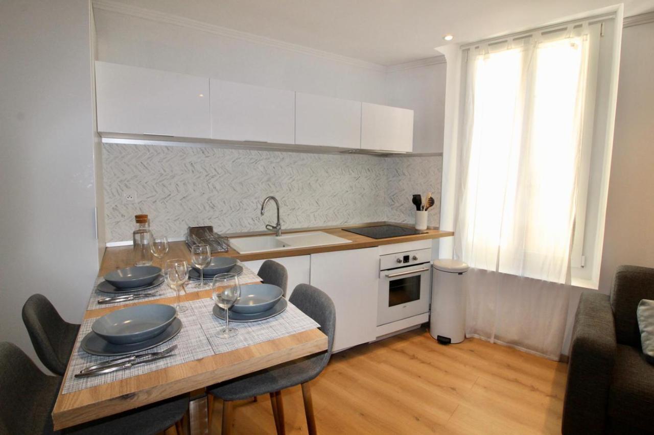 Lovely Apartment Heart Of Golden Square Fiber Wifi 니스 외부 사진